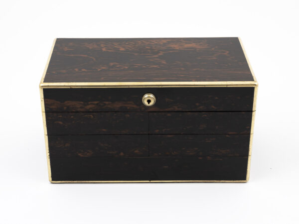 Cantilever jewellery box top front view