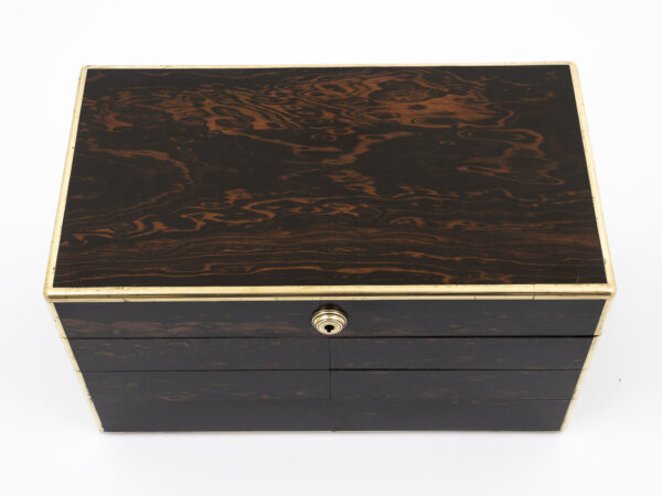 Cantilever jewellery box top down view