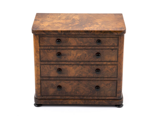 Walnut Humidor Main image