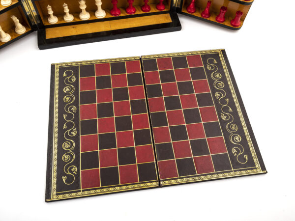 Walnut Games Compendium chess board