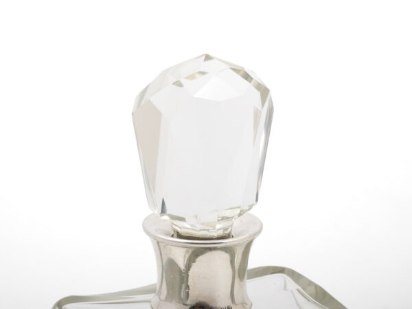 decanter stopper closeup