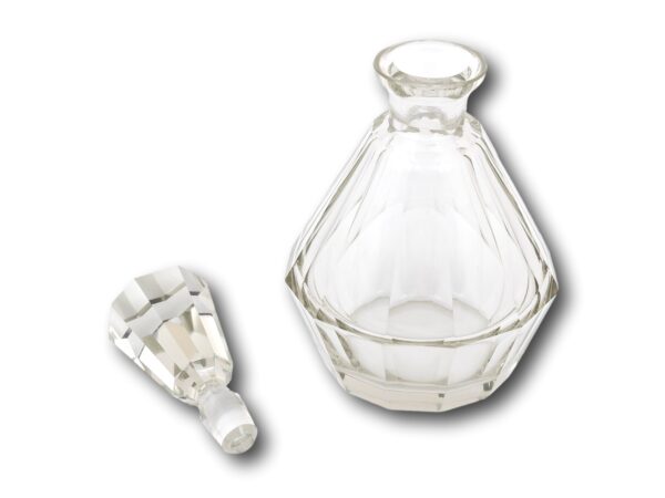 Overview of the Decanter bottle with the stopper removed