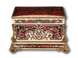 Front profile of the french tea chest