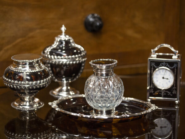 View of the inkwell on stand in a decorative collectors setting