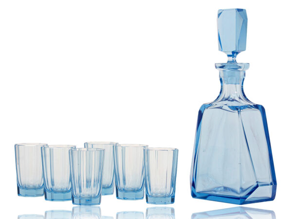 Overview of the Blue Art Deco decanter set