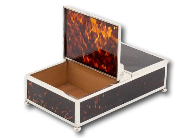 Overview of the Silver & Tortoiseshell Humidor with one lid open