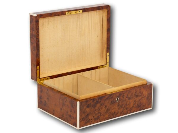 Art Deco Thuya Humidor with the lid up