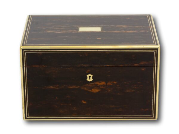 Overview of the Lund Coromandel Vanity Box