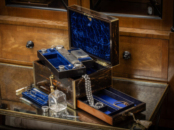 Overview of the Lund Vanity Box in a decorative collectors setting