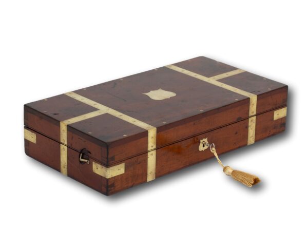 Front overview of the arnold and sons accessories box with the key fitted