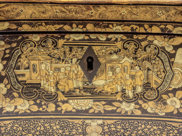 Close up of the decoration and diamond escutcheon