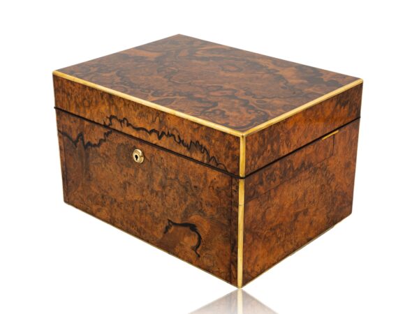 Front overview of the Burr Walnut and Silver Mechanical Vanity Box Royal Connection
