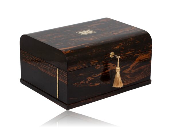 Front overview of the Coromandel Games Box Compendium Betjemann Rodrigues with the key fitted