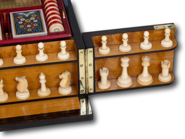 Close up of the chess pieces inside the Coromandel Games Box Compendium Betjemann Rodrigues