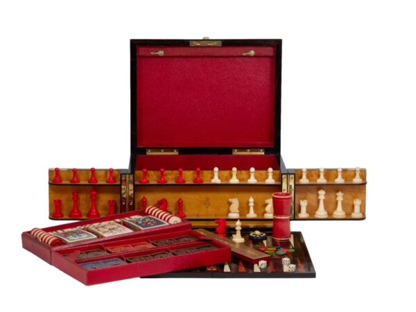 Front overview of the Coromandel Games Box Compendium Betjemann Rodrigues with all the pieces removed