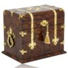 Front overview of the Feathered Burr Walnut Decanter Box Betjemann Kenneth with the key fitted
