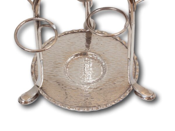 Close up of the Cocktail Fruit Squeezer Hukin & Heath base