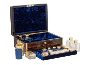 Front overview of the contents from the Coromandel Vanity Box Edwards for Hunt and Roskell