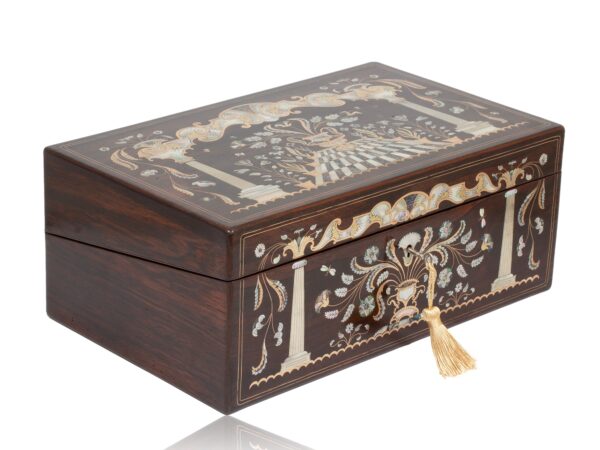 Front overview of the Inlaid Writing Box Hausburg with the key fitted