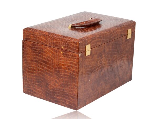 Rear overview of the Leather Jewellery Vanity Travel Case
